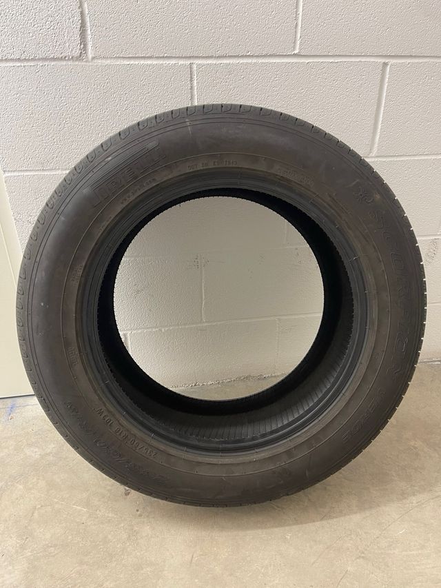 Rueda neumatico pirelli 235/60/18 103w