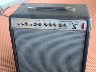 Amplificador de valvulas hughes & kettner tube 20