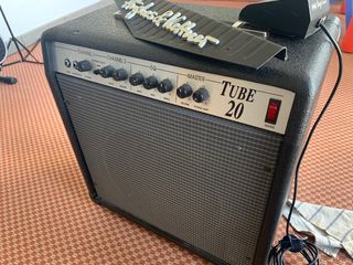 Amplificador de valvulas hughes & kettner tube 20