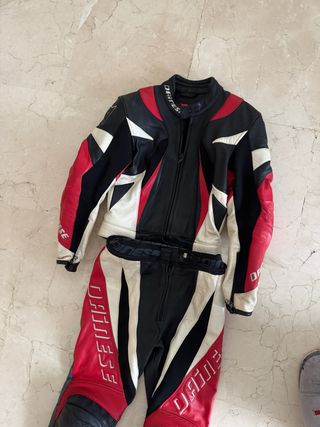 Mono moto Dainese cuero rojo-blanco