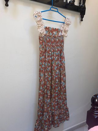 Bata rociera XS/S - Flores rojas y blancas