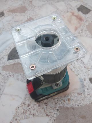 MÁQUINA FRESADORA PARA MADERA CON BATERÍA