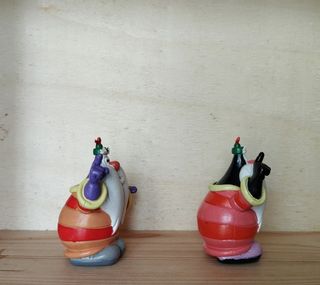 2 Figuras PVC Delfi