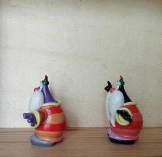 2 Figuras PVC Delfi