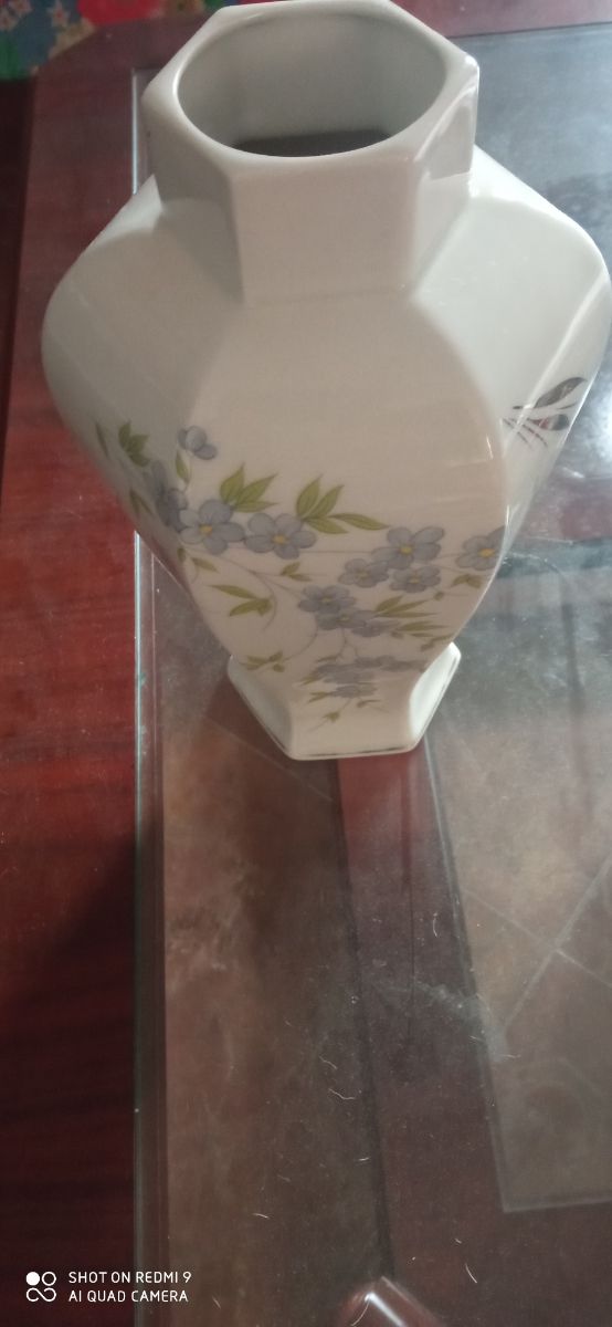 Jarrón porcelana azul y blanco