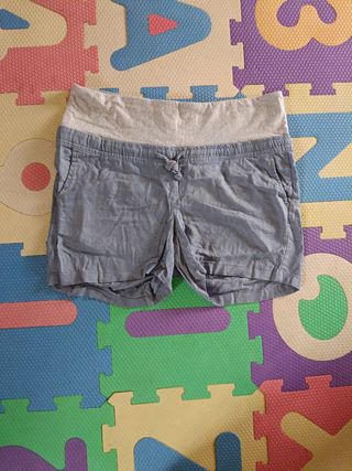 Pantalón corto premamá.