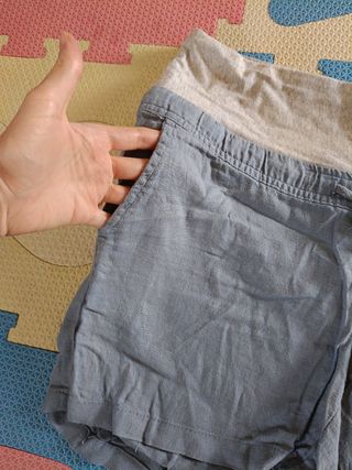 Pantalón corto premamá.