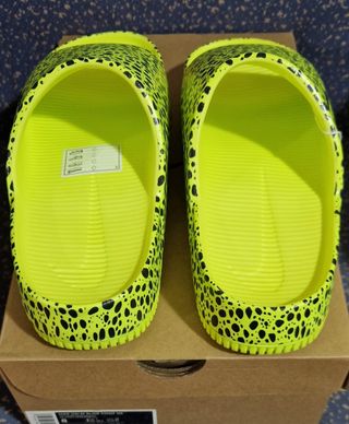Chanclas Sandalias Nike Calm Verde Eletric Safari.