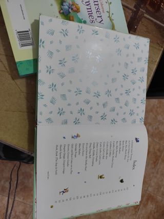 Nursery Rhymes libro en ingles para niños 