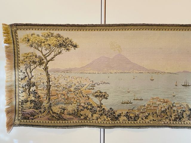 Arazzo vintage Napoli con Vesuvio fumante anni '50