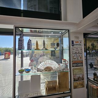 Se venden vitrinas nuevas de aluminio