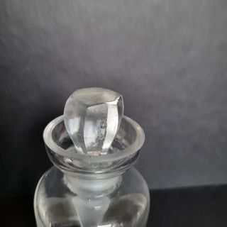 Botella cristal antigua