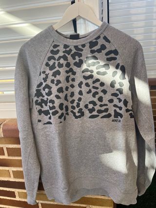Sudadera Nike SB gris leopardo talla M