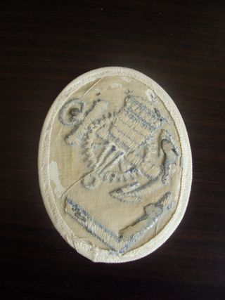 Blocking Weapons Mechanic Specialist Insignia