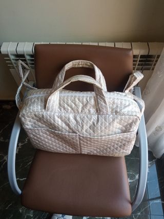 2 Bolsos bebé  para hospital y para carro