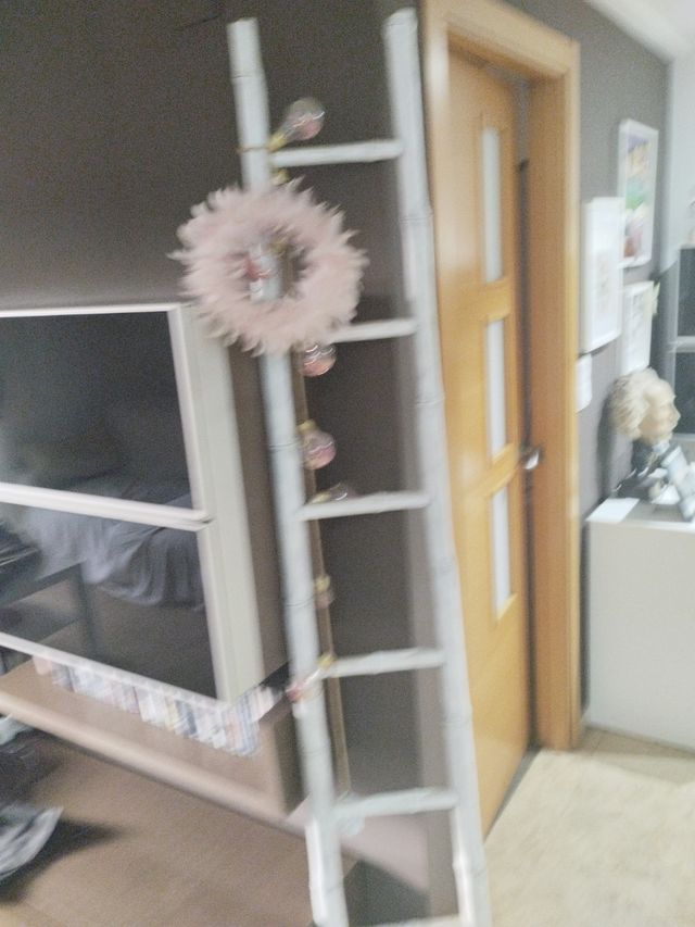 Escalera Decorativa de Bambú Blanca