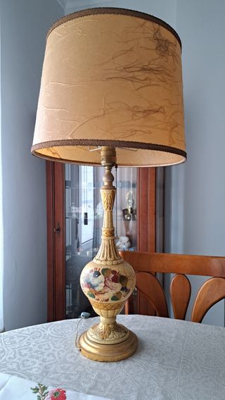 2 Lámparas antiguas - pintadas a mano-  de madera