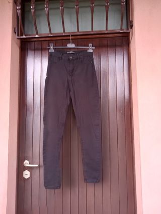 Jeans ragazza Stradivarius.