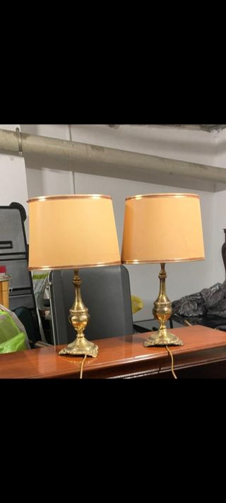 2 Lamparas de Mesa Doradas