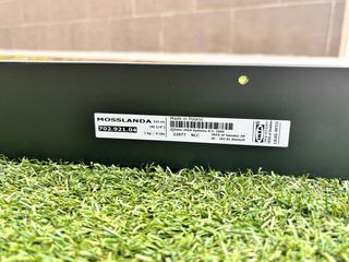 Estanteria negra ikea modelo mosslanda