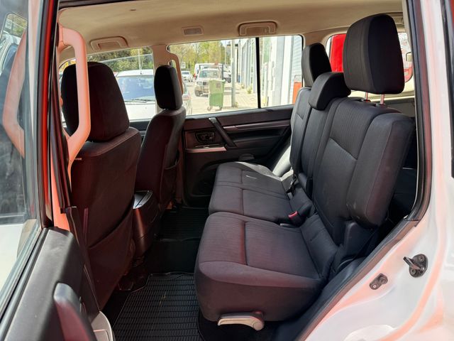Mitsubishi Montero 2017
