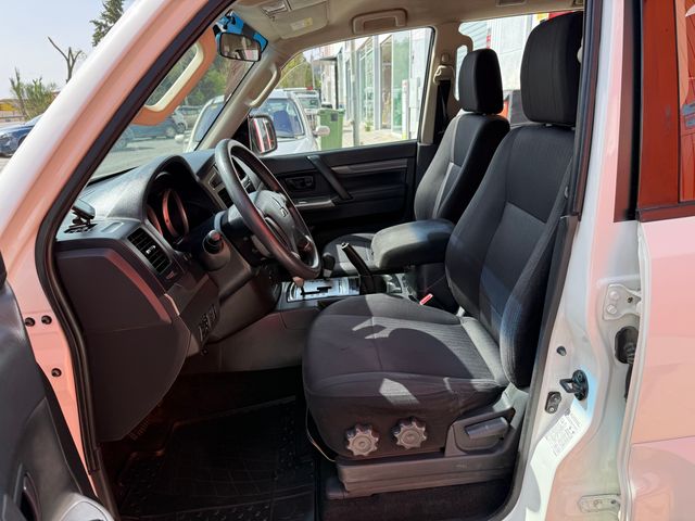 Mitsubishi Montero 2017