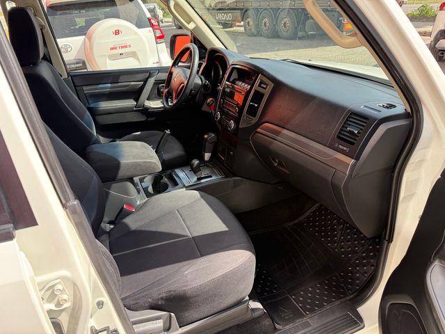 Mitsubishi Montero 2017