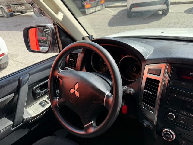 Mitsubishi Montero 2017