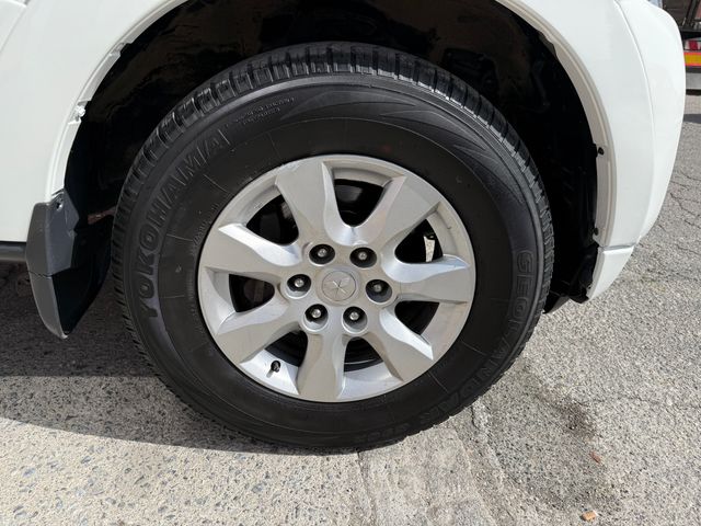 Mitsubishi Montero 2017