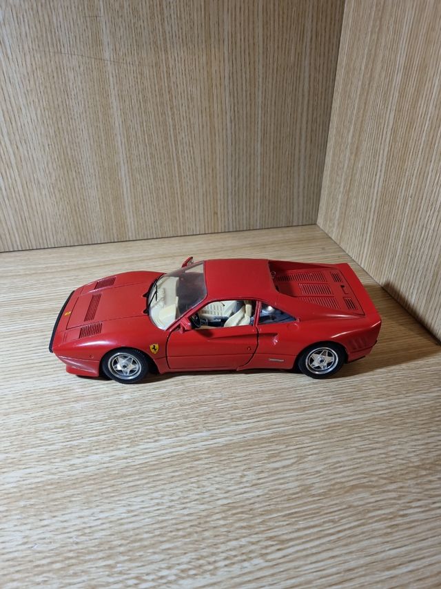 Ferrari GTO 1:18 Bburago