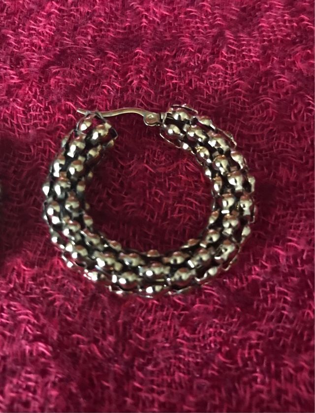 Aros de acero chapados oro