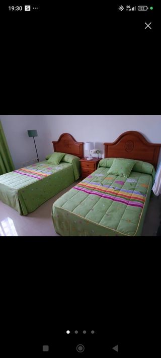 2 Camas individuales 105cm y mesita de noche