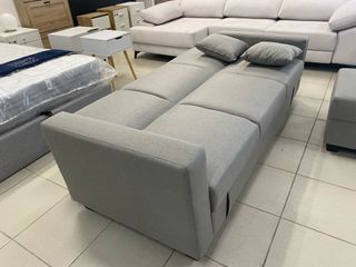 Sofá chaise longue con puf NUEVO