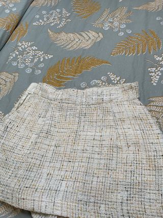 Falda pantalón beige y blanca