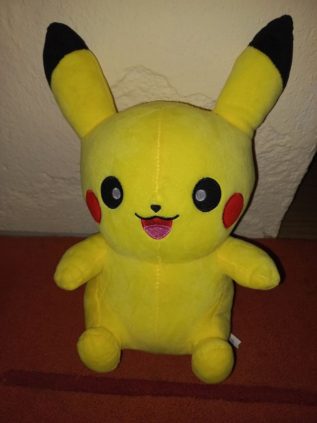 Pikachu peluche
