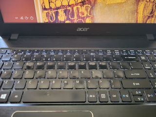 Portátil Acer Aspire E5 15" 1080p i3 4GB RAM 1TB