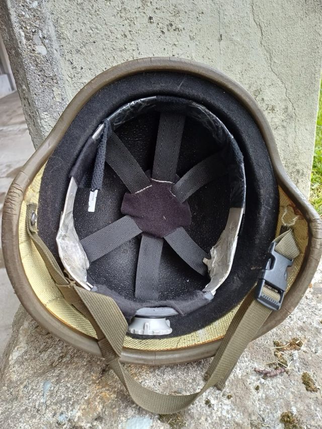 Casco de artillero español.