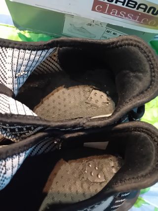 Scarpe sportive nere e grigie