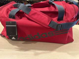 Bolsa Adidas deporte. Granate 