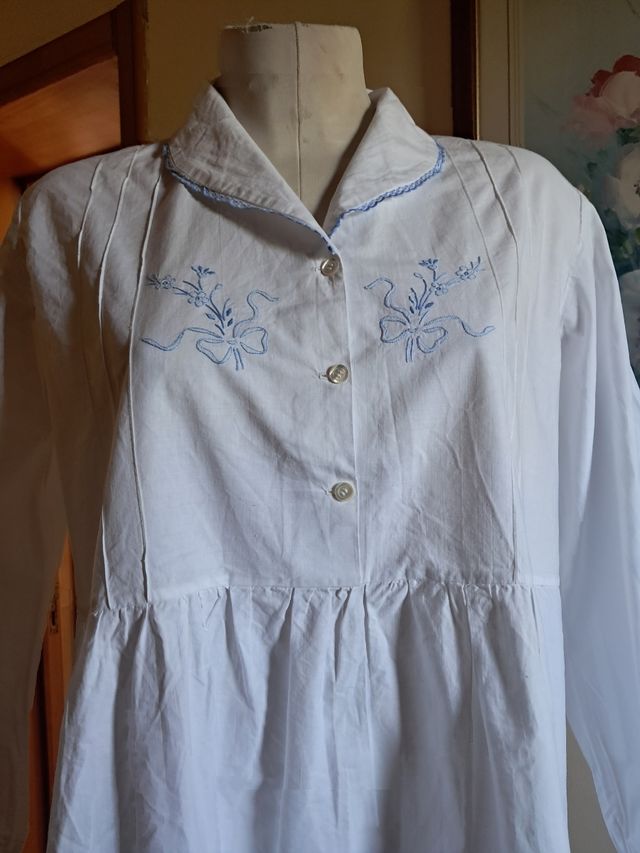 Camicia notte vintage bianca e azzurra