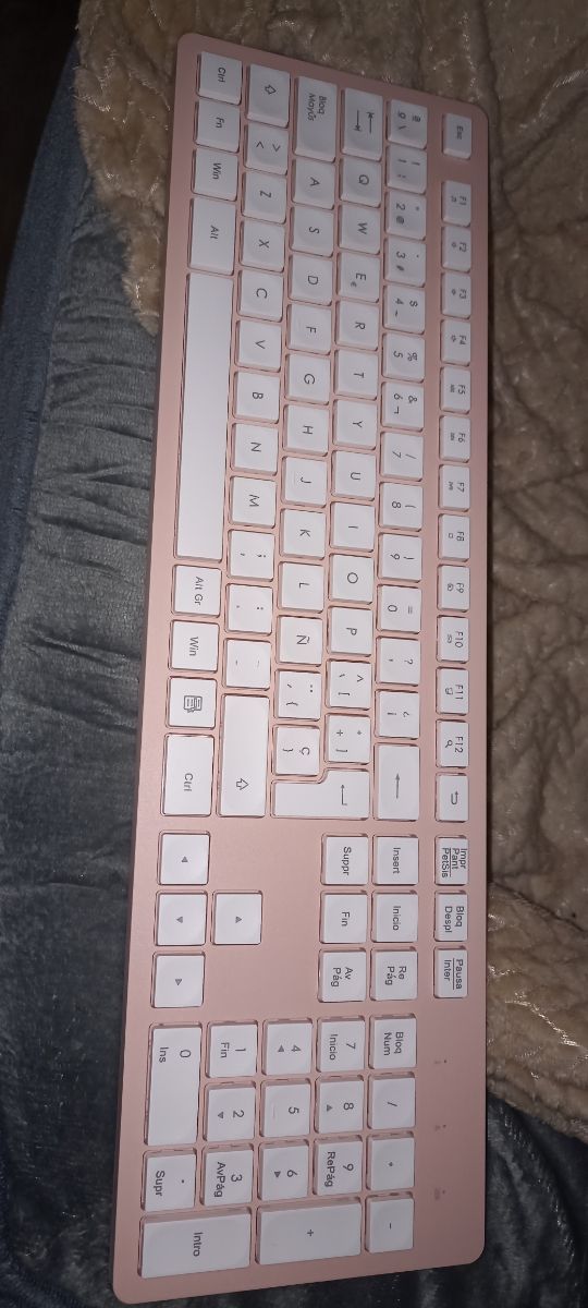 Teclado inalámbrico rosa