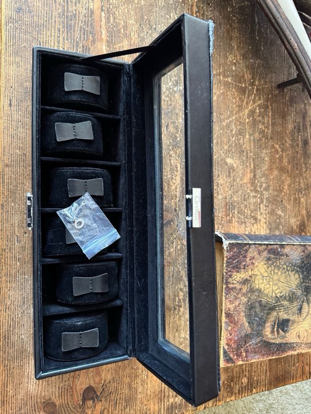 Estuche 6 relojes - Expositor