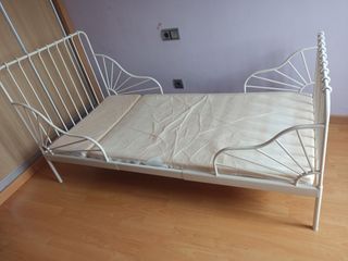 Cama extensible Ikea y colchón 