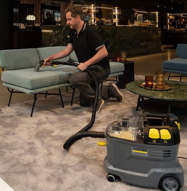 SE ALQUILA máquina profesional Kärcher Puzzi 8/1