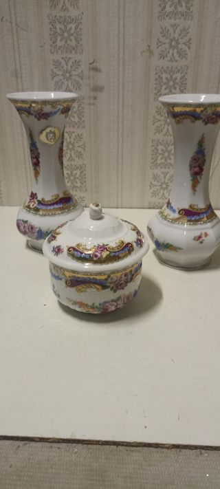 Set porcellana: 2 vasi + zuccheriera