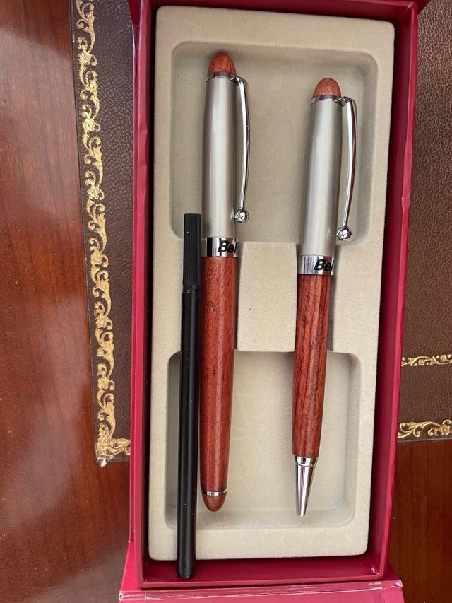 Pluma estilográfica y bolígrafo Belbol