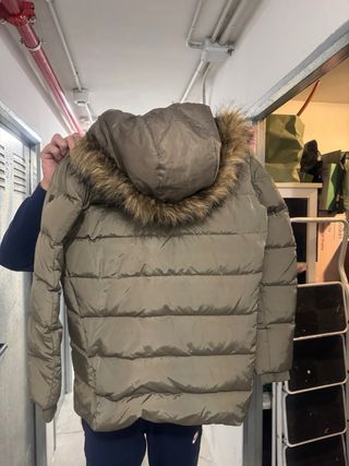 Chaquetón Guess verde oliva