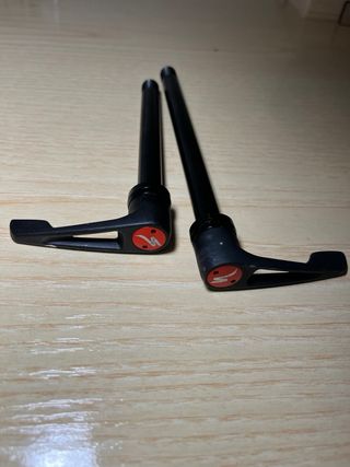 Perni passanti tarmac