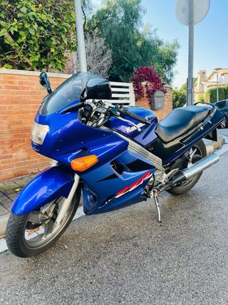 Moto KAWASAKI ZZR 250
