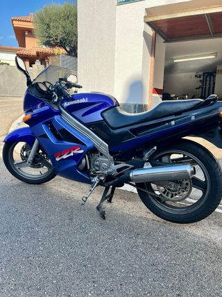 Moto KAWASAKI ZZR 250